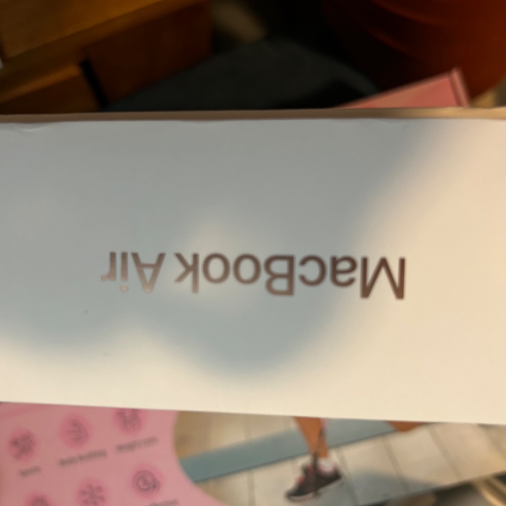 MacBook Air - Picture 8 of 8